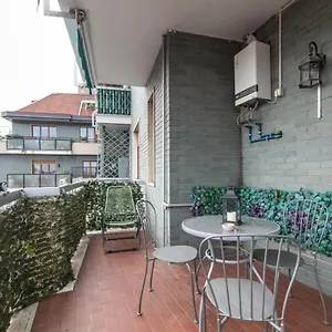 pasteur-modern-studio-with-terrace.italymilanhotels.net/