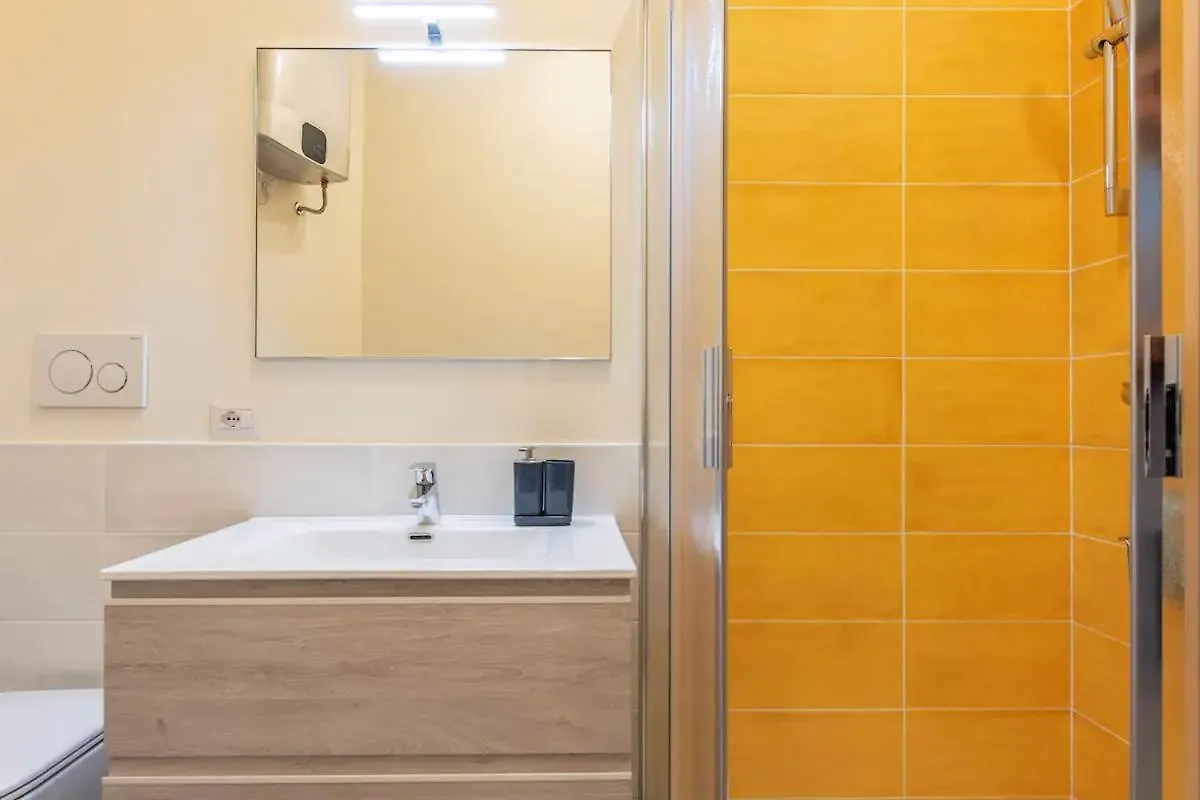 Marcantonio Home Rome: Colosseum Apartments for Groups 0*, Rome