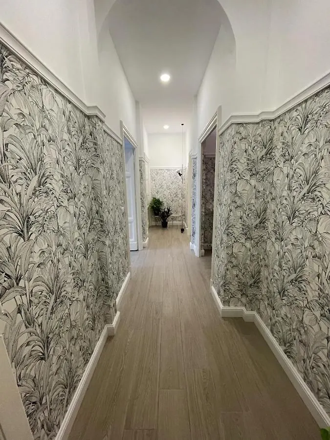 Marcantonio Home Rome: Colosseum Apartments for Groups Italy