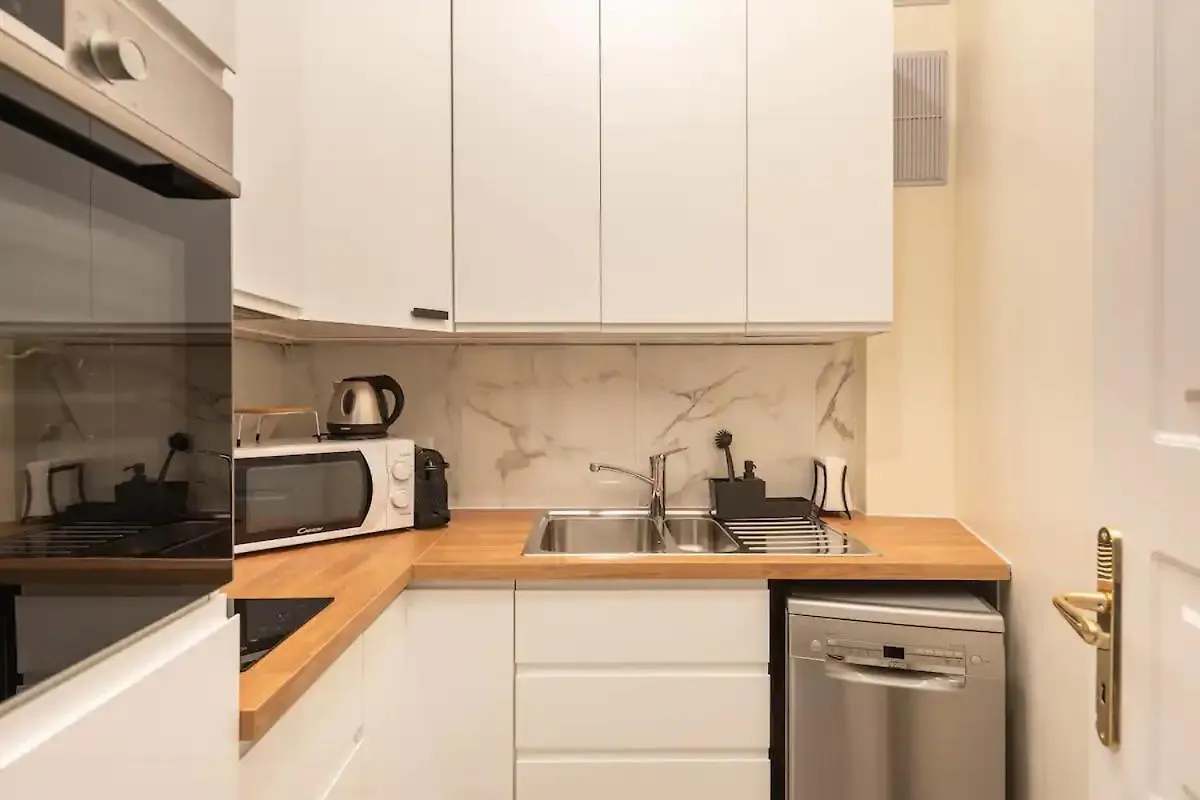 Marcantonio Home Rome: Colosseum Apartments for Groups