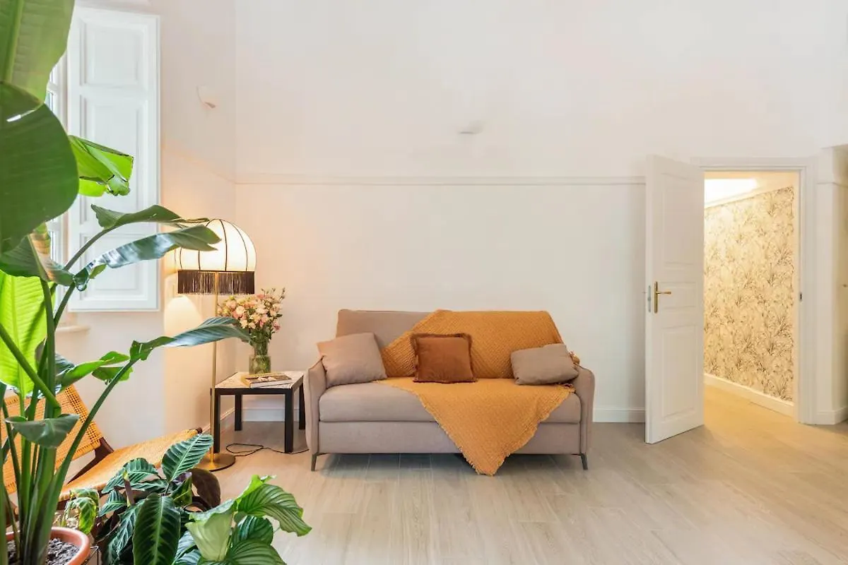 Marcantonio Home Rome: Colosseum Apartments for Groups 0*, Rome Italy